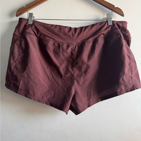 Nike Brown Athletic Shorts Lightweight Design - Picture 6 of 7